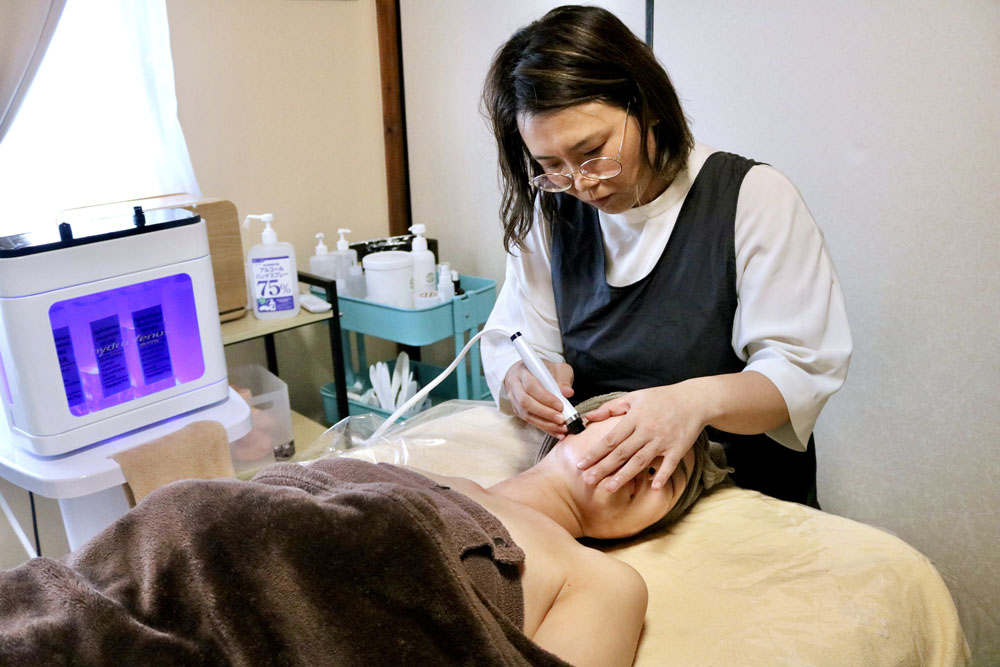 ハイドロヴィーナス毛穴洗浄×ピーリング